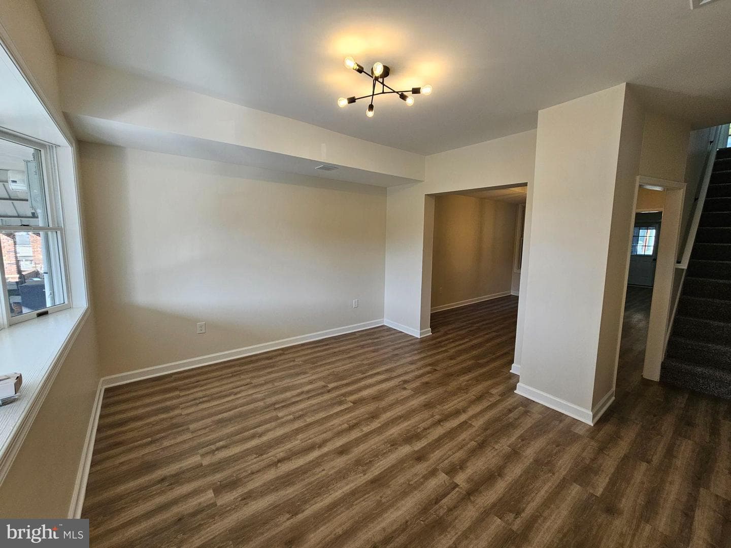 331 Willing Street photo 3