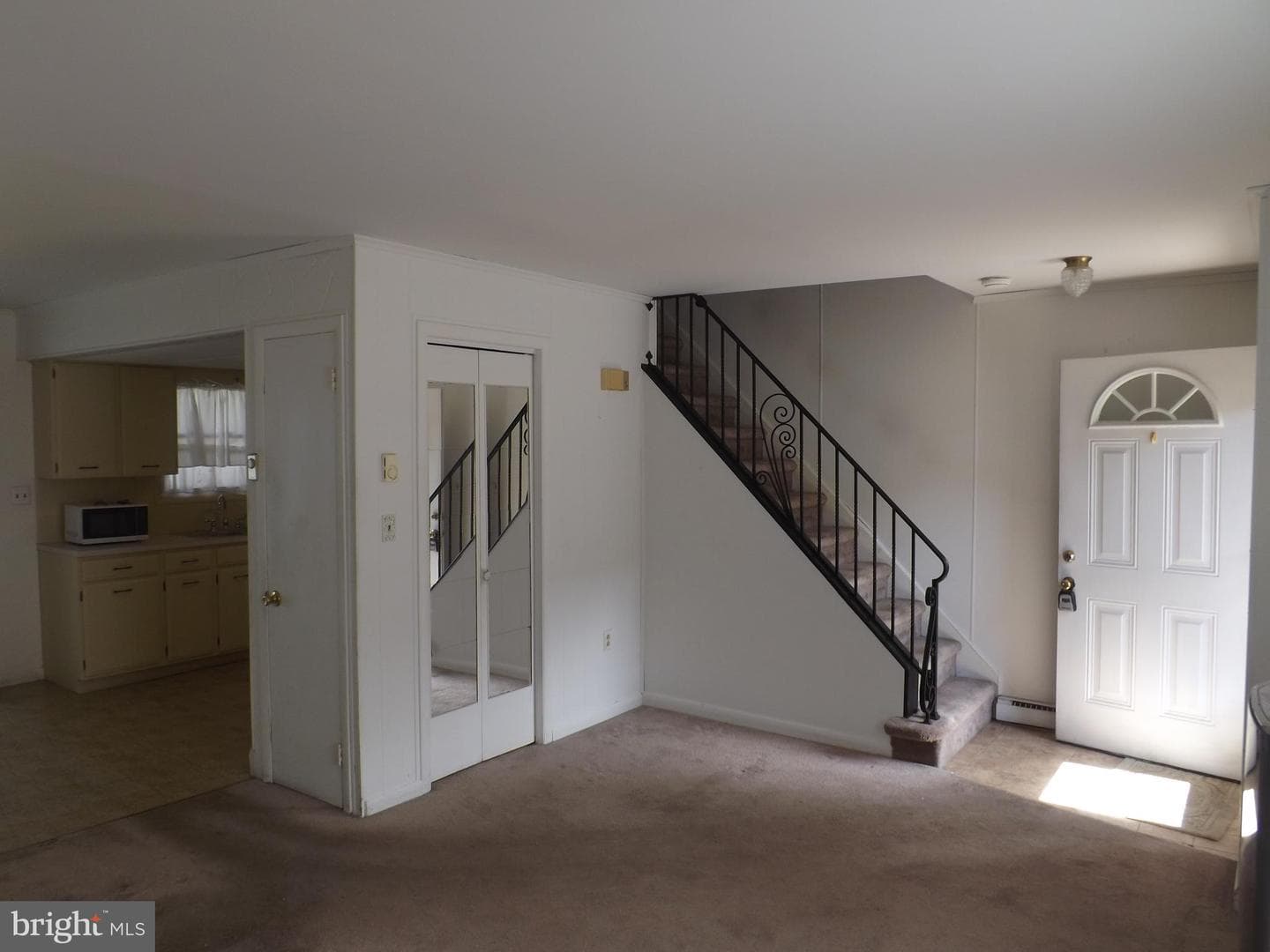 211 E Bacon Street photo 14