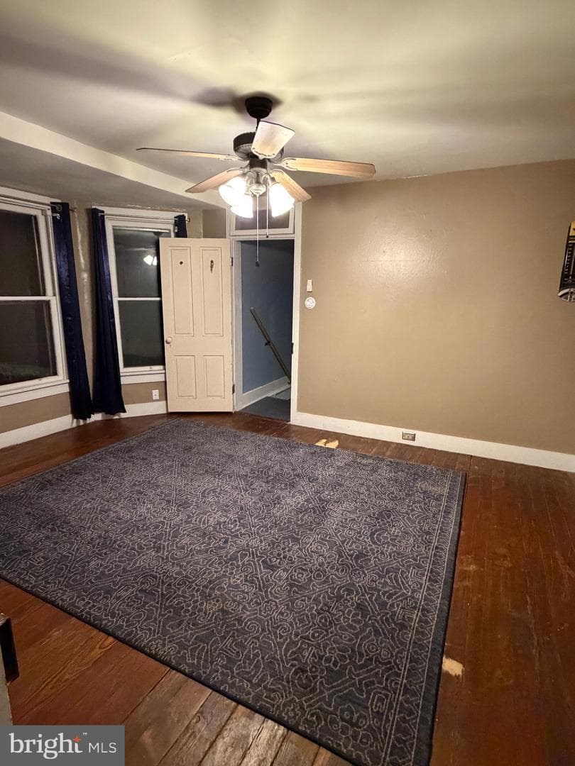 2 E Grand Avenue photo 31