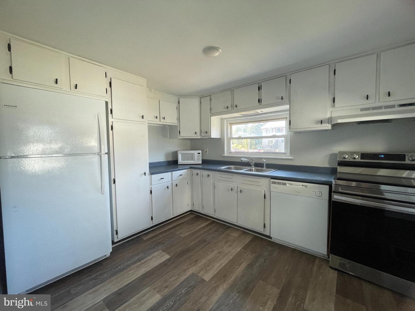 307 Dock Street photo 3