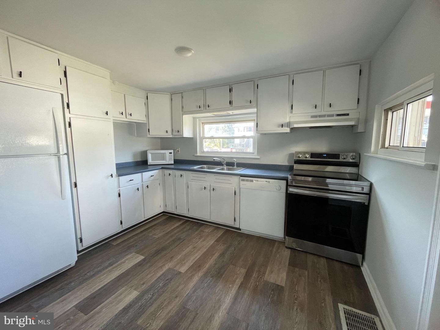 307 Dock Street photo 4