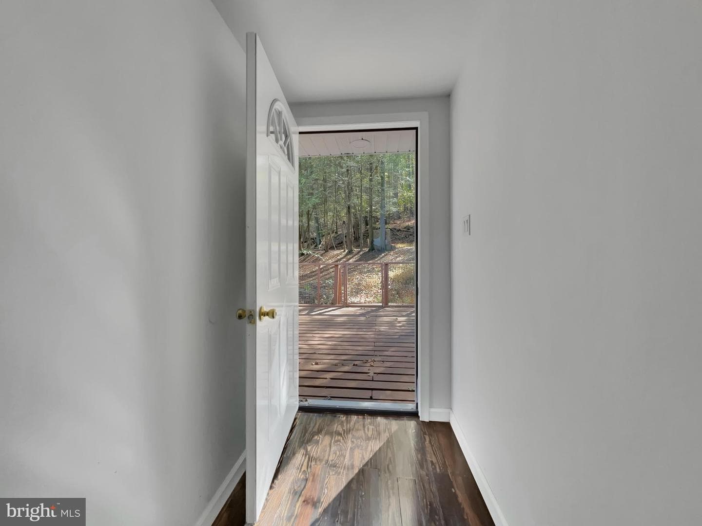 1560 Bunting Street photo 19
