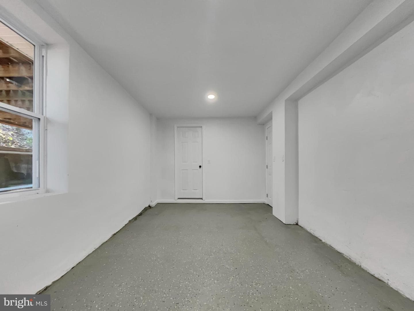 1560 Bunting Street photo 25