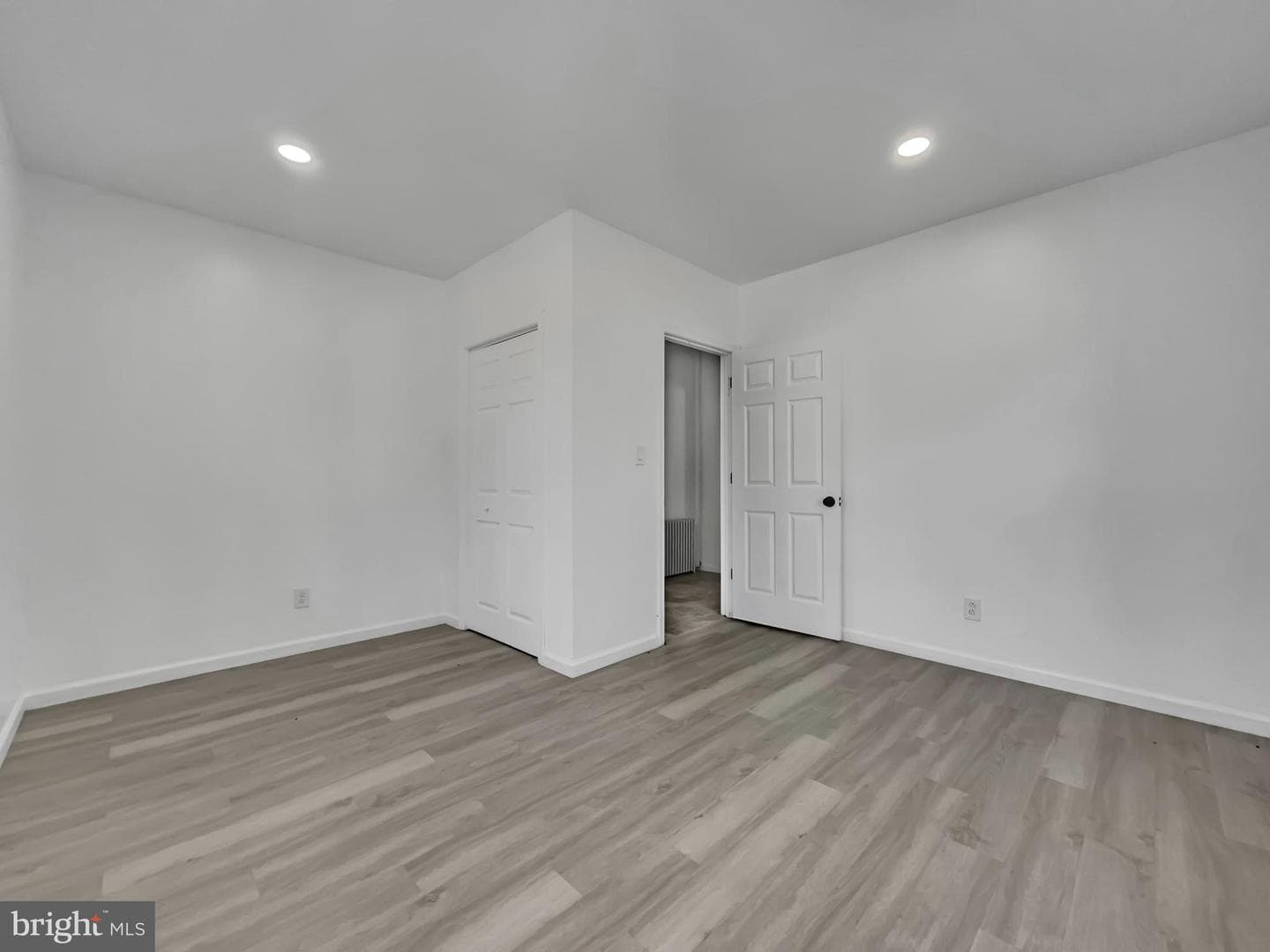 1560 Bunting Street photo 8