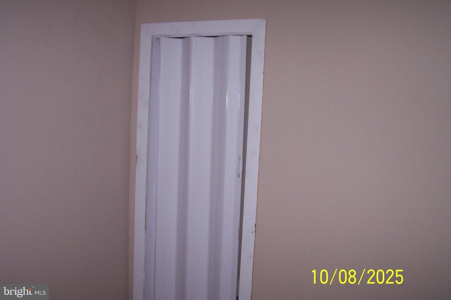 433 N Railroad Street photo 16