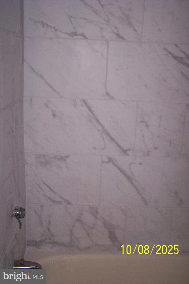 433 N Railroad Street photo 22