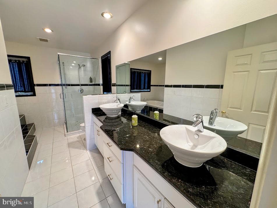 55 Conyngham Dr photo 36