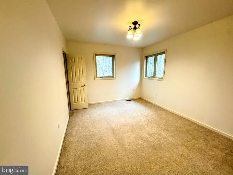 55 Conyngham Dr photo 39