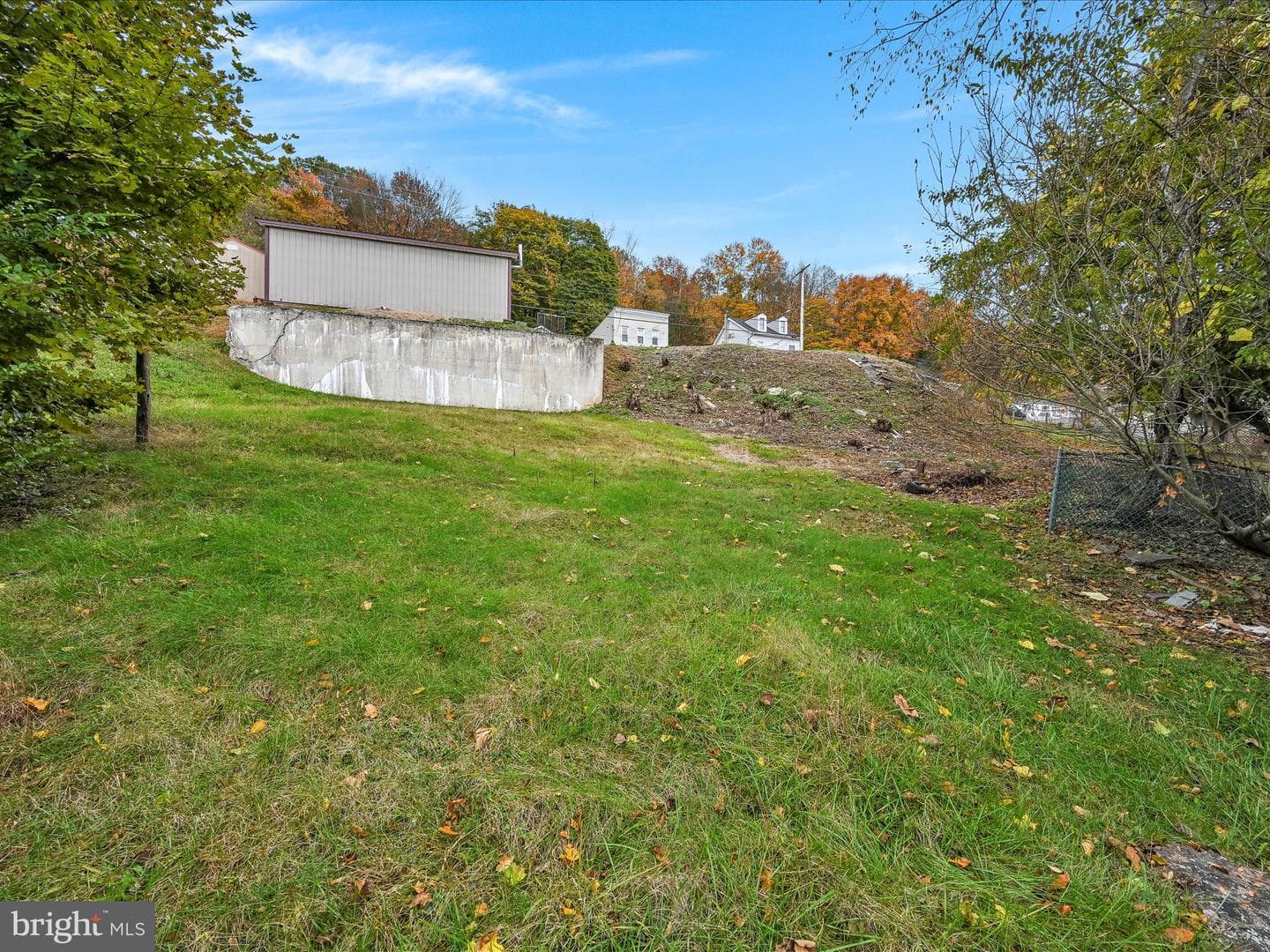 344 E Bacon Street photo 32