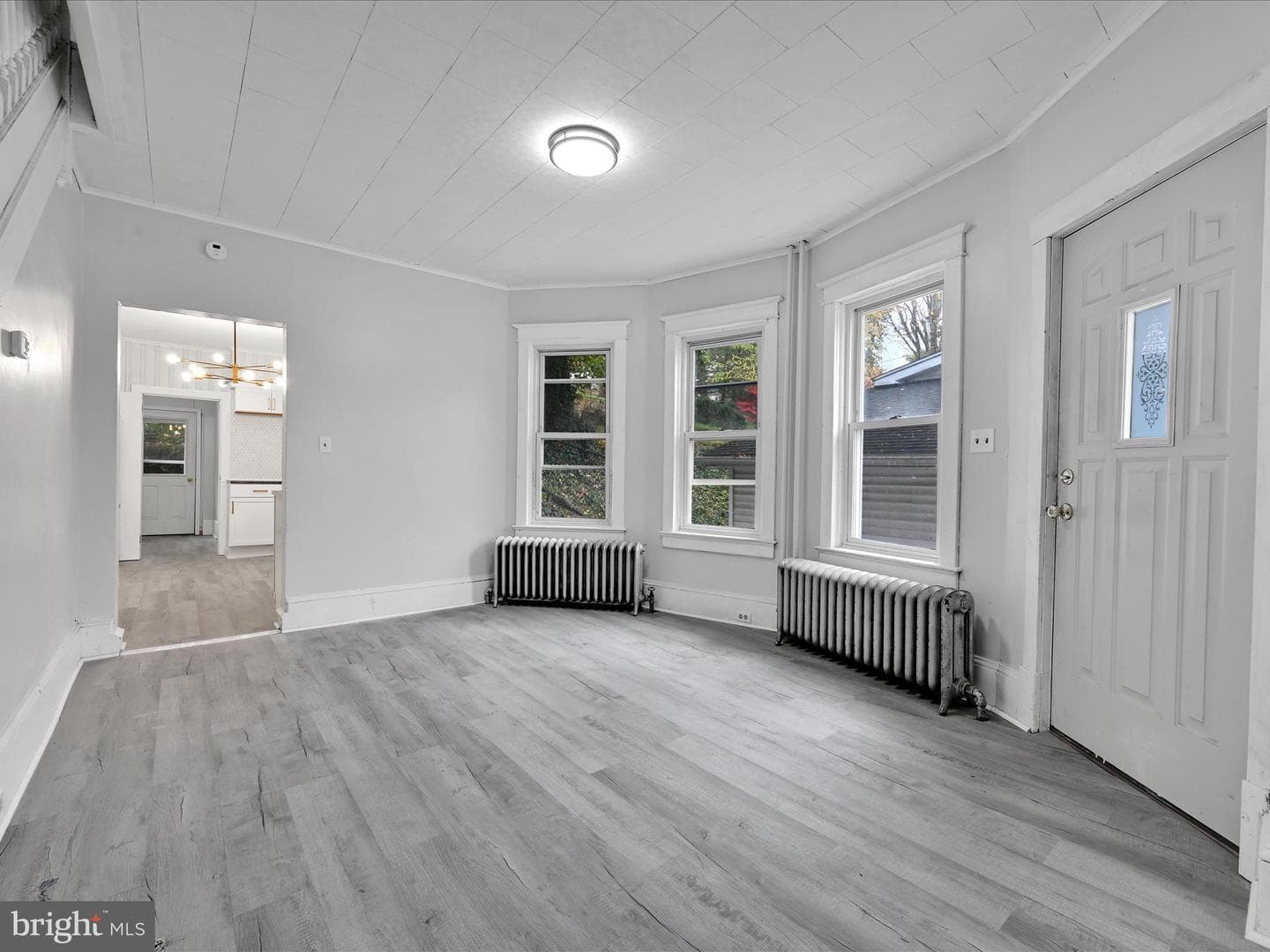 344 E Bacon Street photo 8