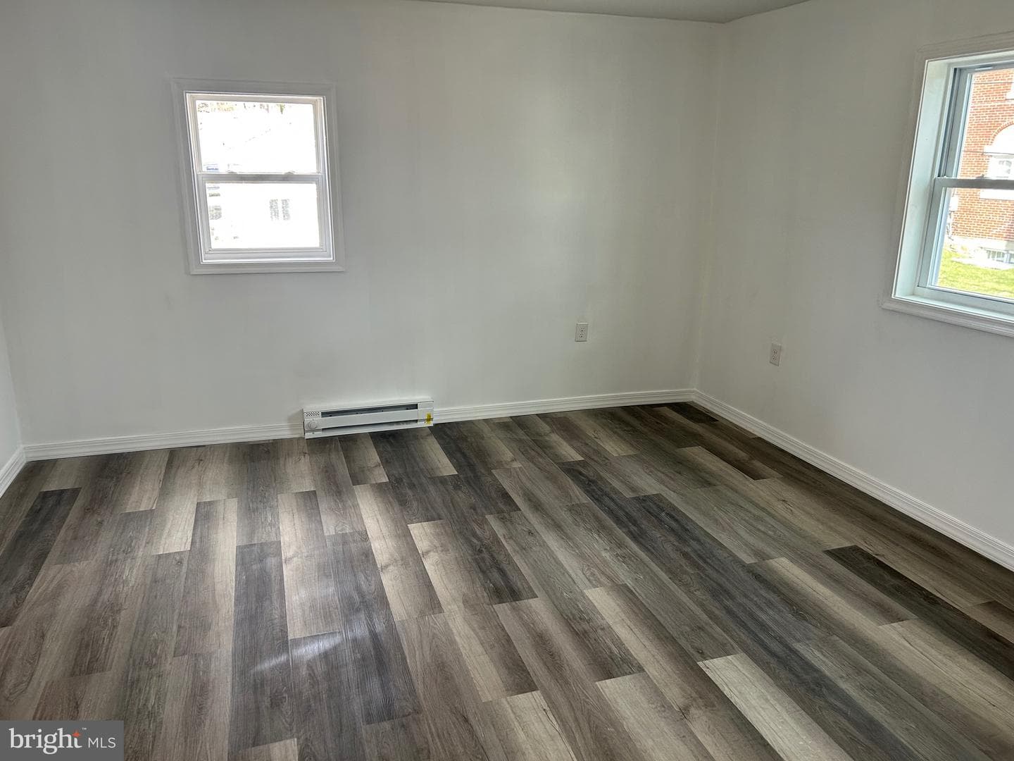839 E Grand Avenue photo 20