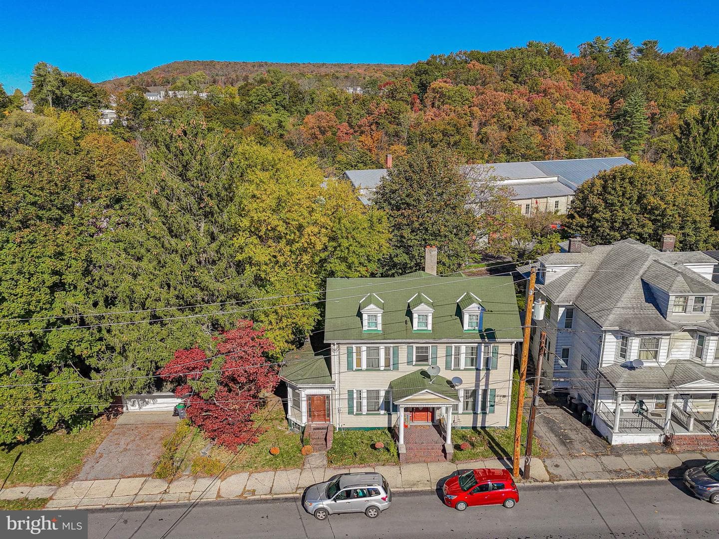 451 E Broad Street photo 1