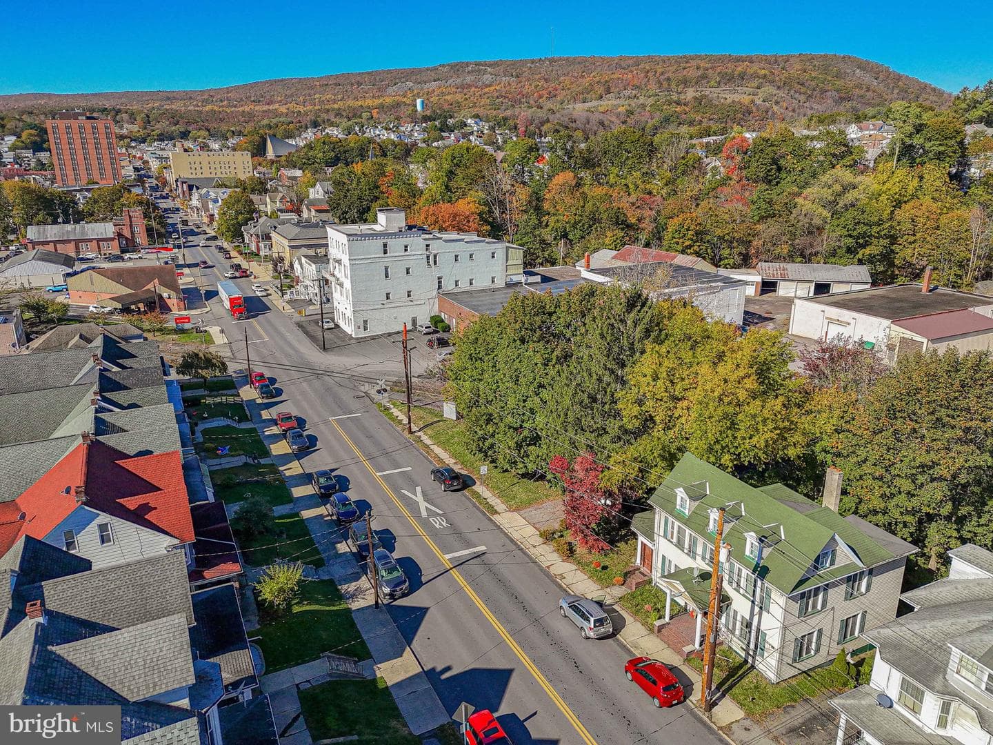 451 E Broad Street photo 2