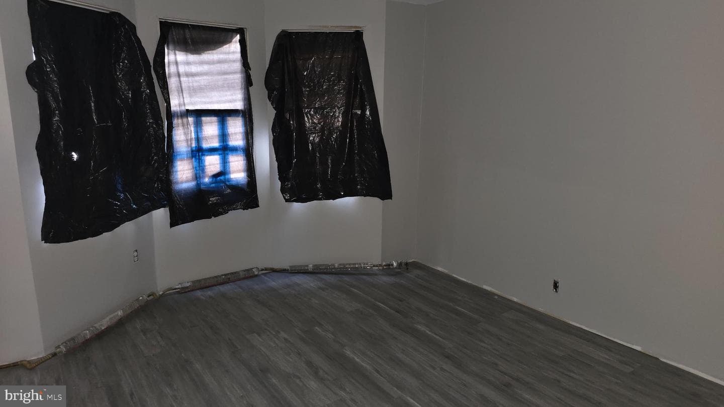 2134 Centre Street photo 16