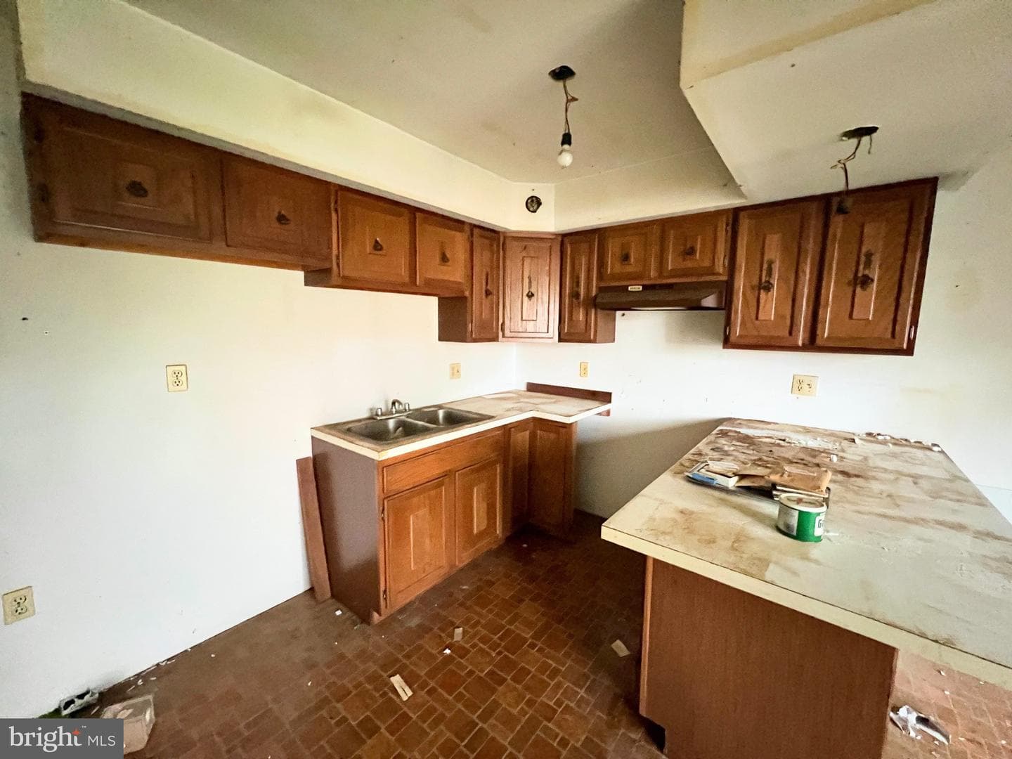 323 N Hobart Street photo 44