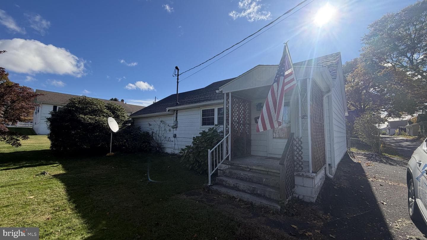 246 N Bell Street photo 1