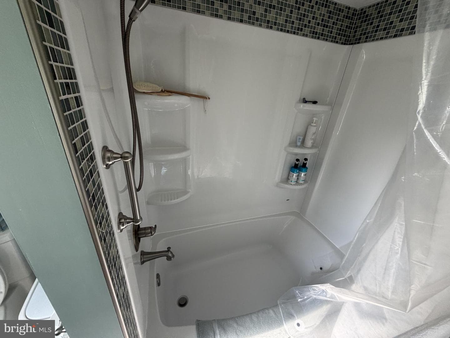 246 N Bell Street photo 10