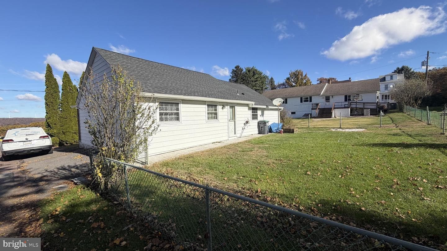 246 N Bell Street photo 2