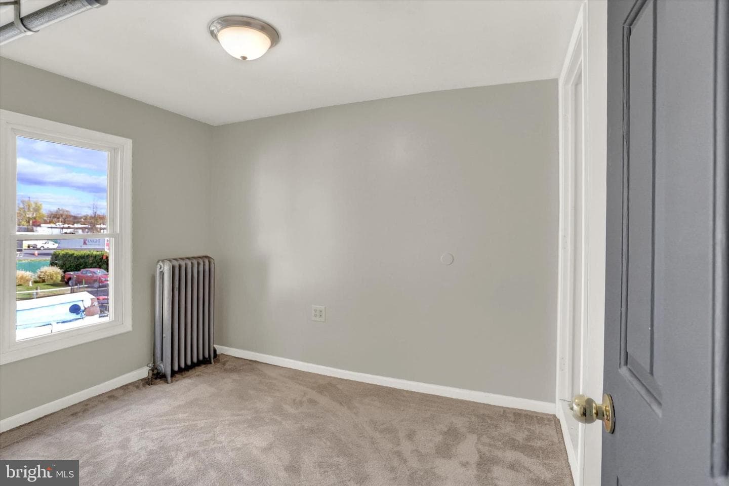 8 Columbia Avenue photo 27