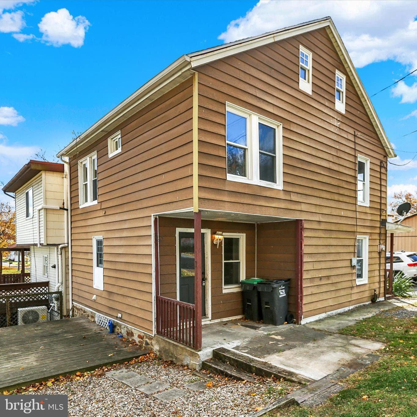 8 Columbia Avenue photo 35