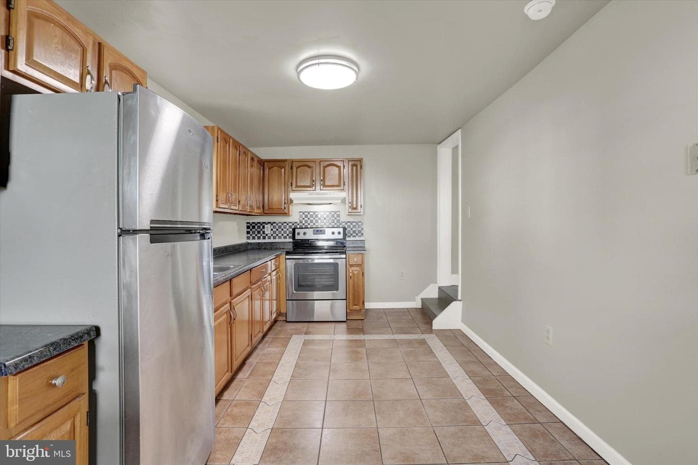 8 Columbia Avenue photo 6