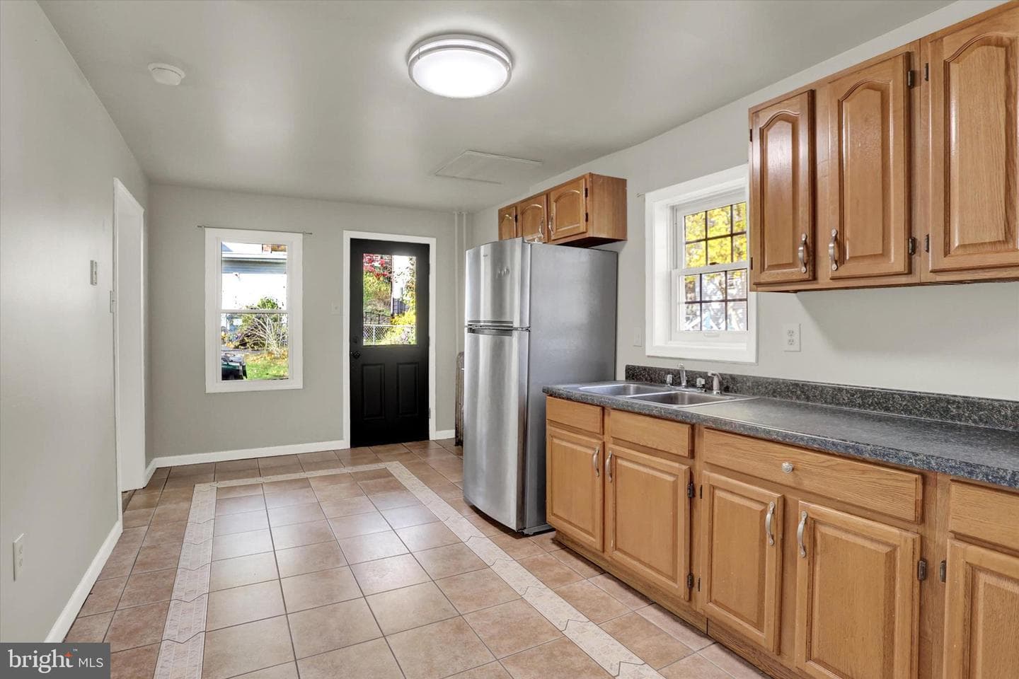 8 Columbia Avenue photo 8