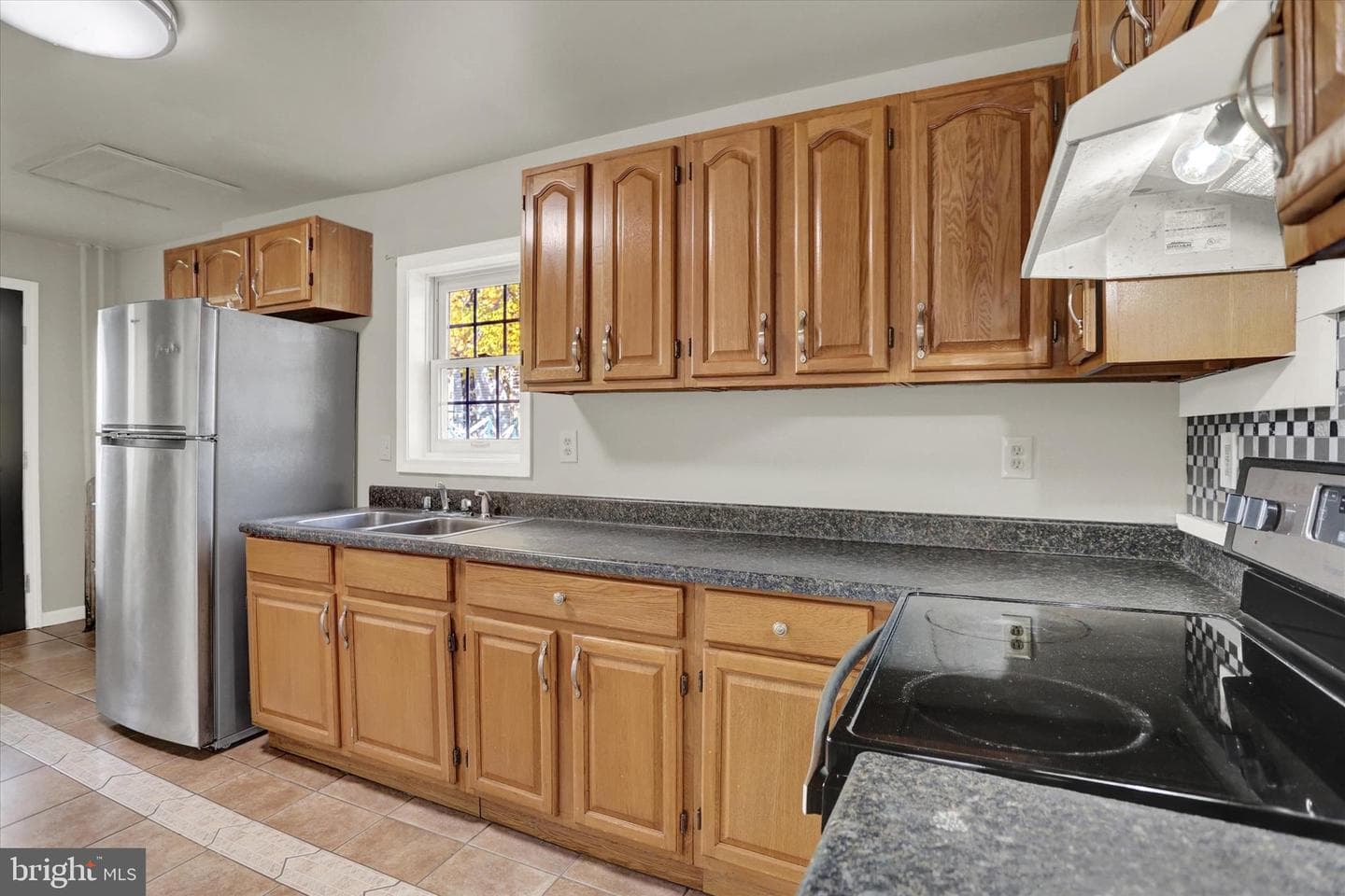 8 Columbia Avenue photo 9