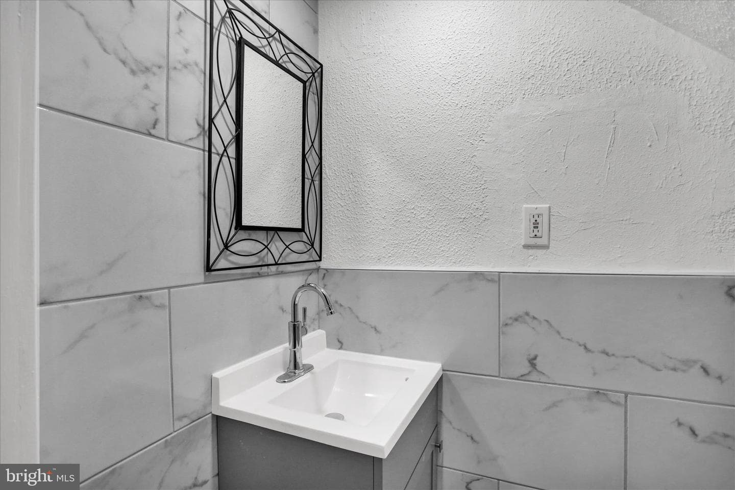 24 N Greenwood Street photo 6