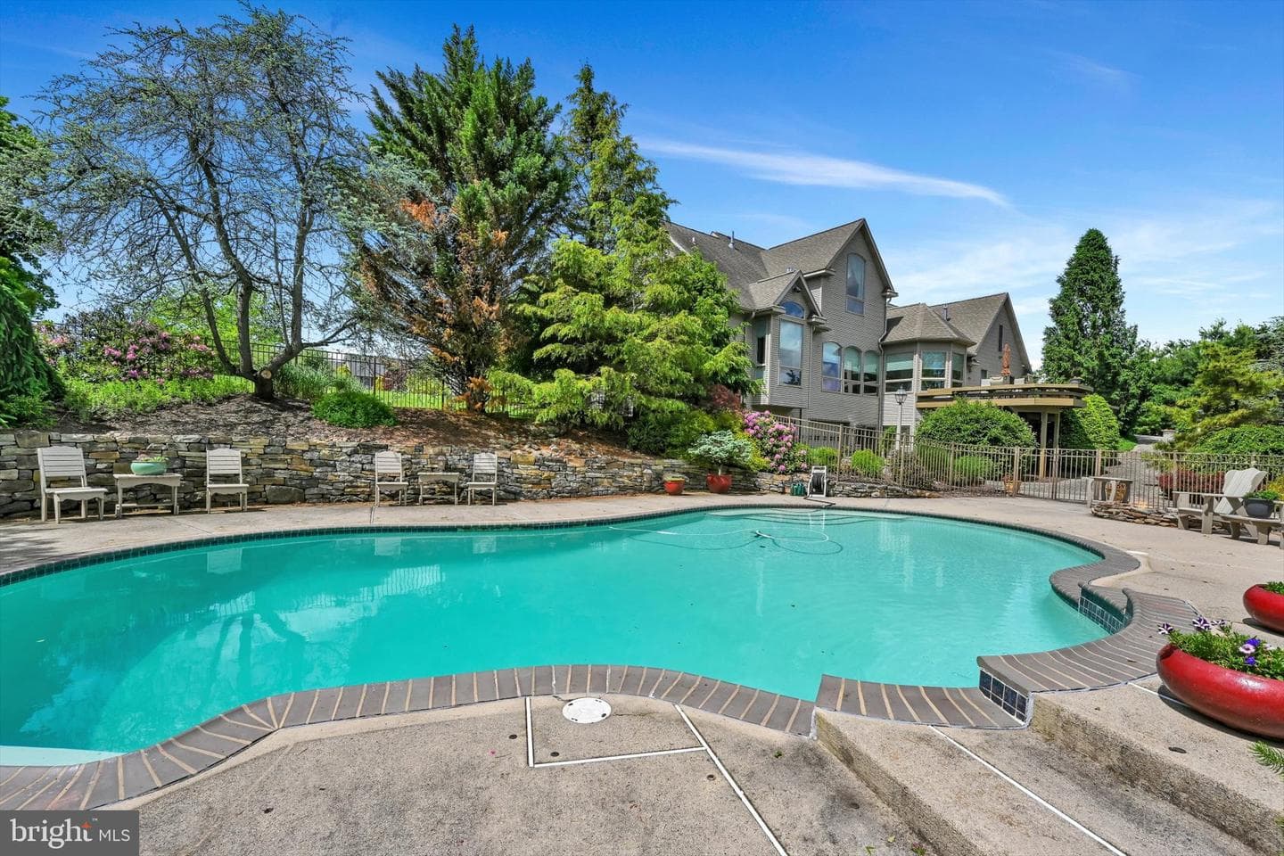 1161 Sunset Dr photo 3