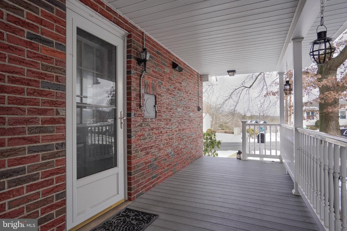 120 Ave E photo 21