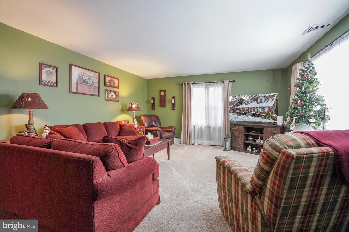 120 Ave E photo 23