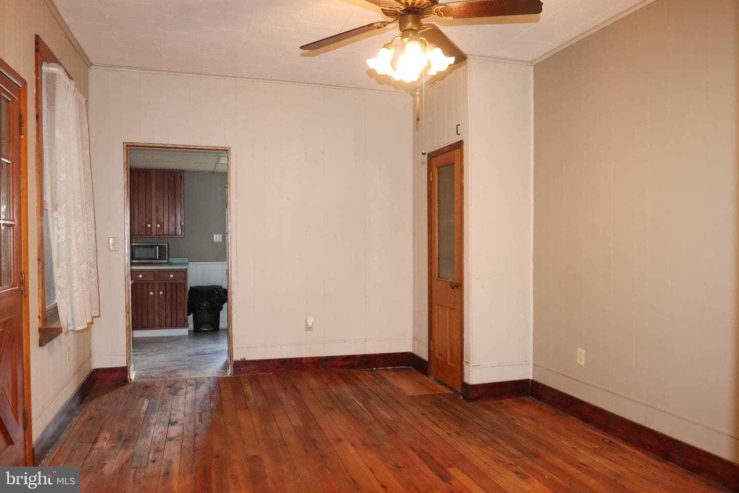 305 Dock Street photo 8