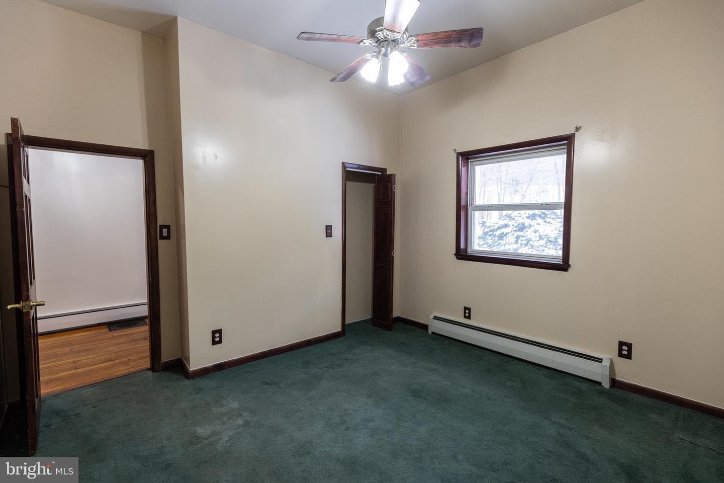 2406 Railroad Street photo 8