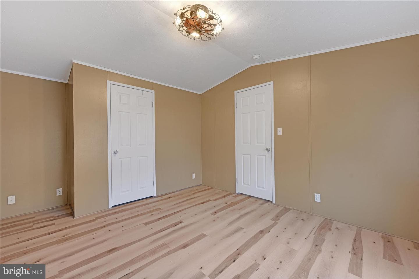 15c Frieden Manor photo 12