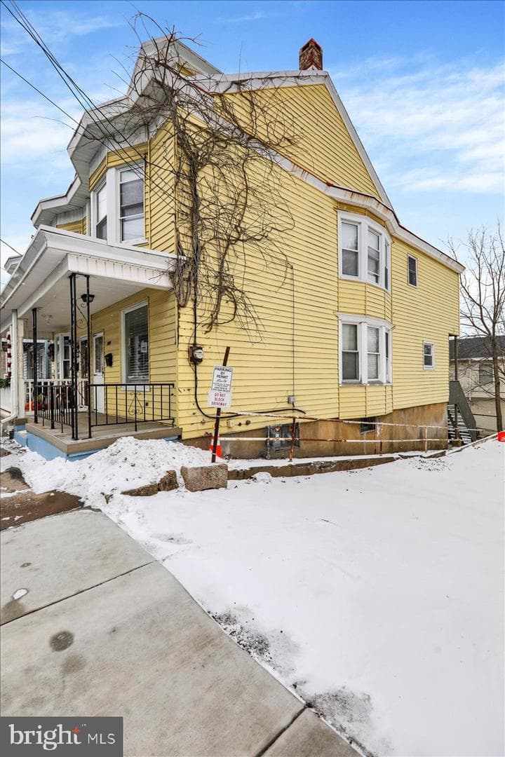1652 W Norwegian Street photo 5