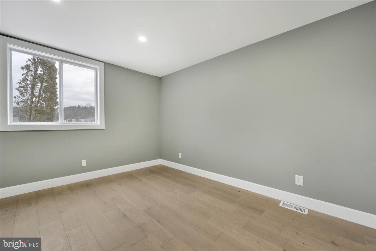 442 Lewis Street photo 21