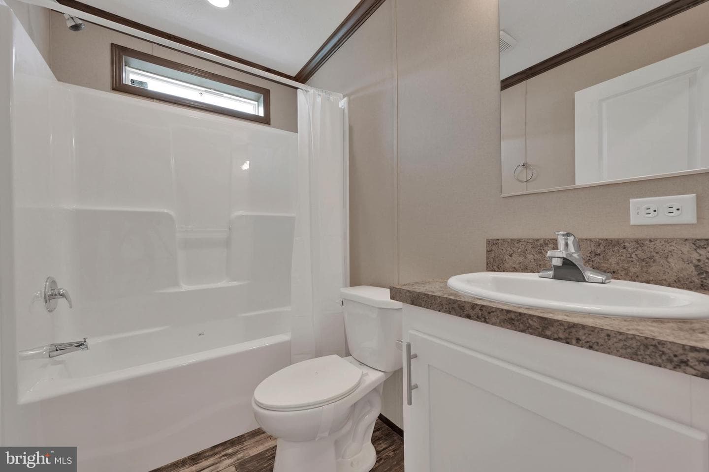 9 King Lane photo 15
