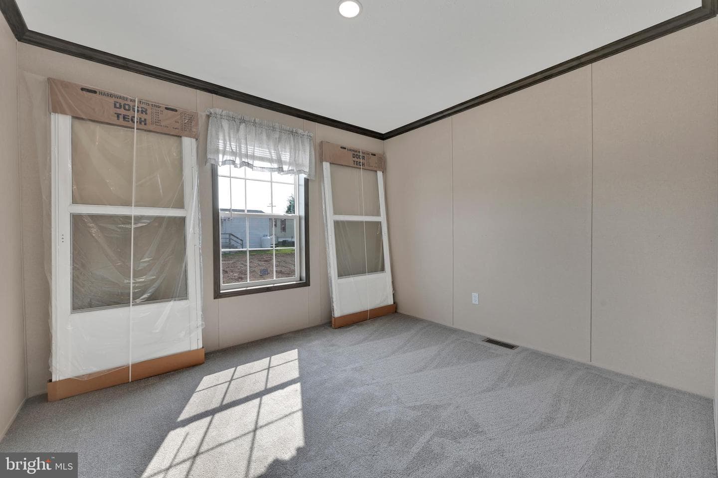 9 King Lane photo 16