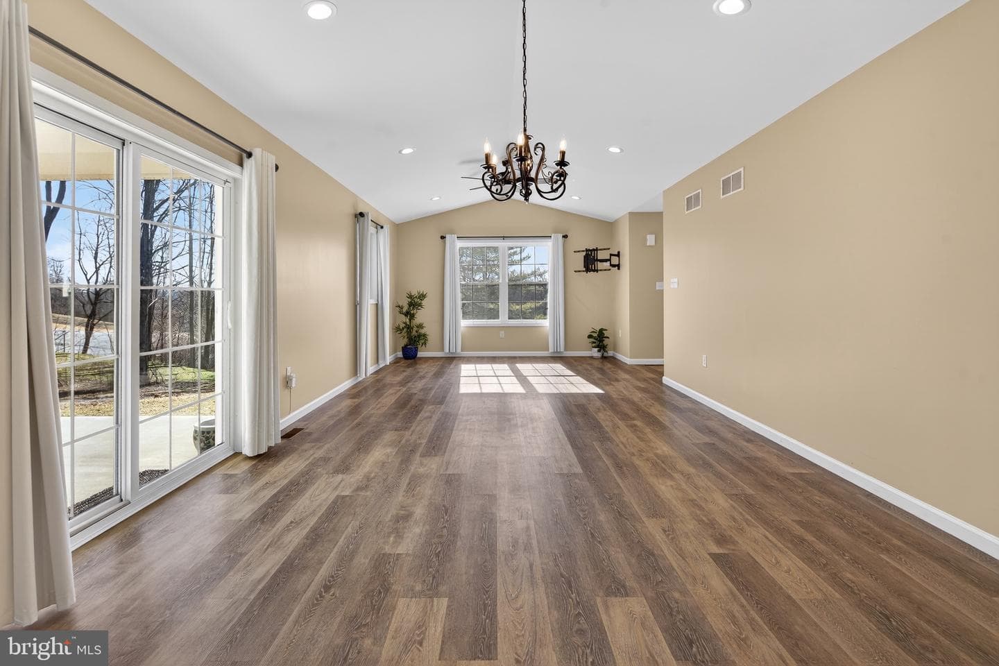2021 Evergreen Drive photo 13