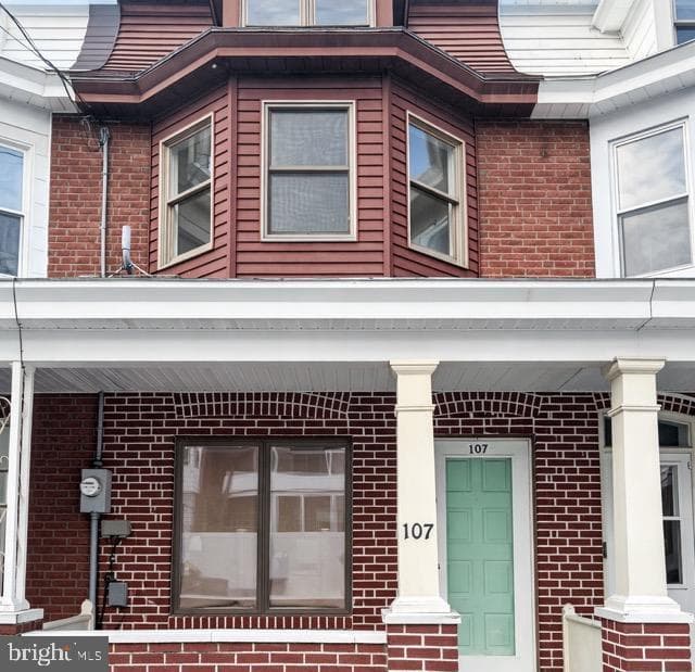 107 W Rowe Street