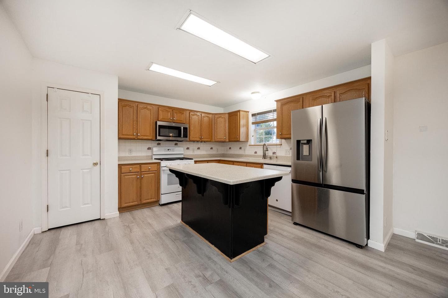 12 Sajer Road photo 8