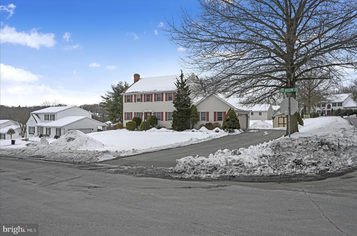 19 Fox Hollow Road photo 6