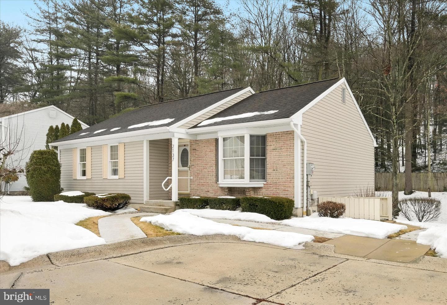 2137 S Woodglen Road photo 1