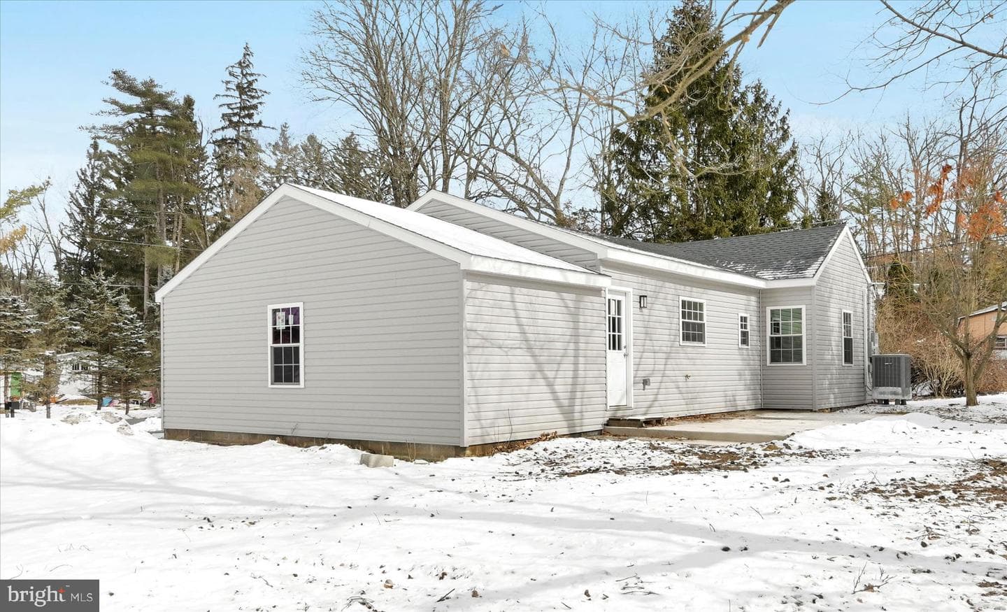200 Willow Road photo 27