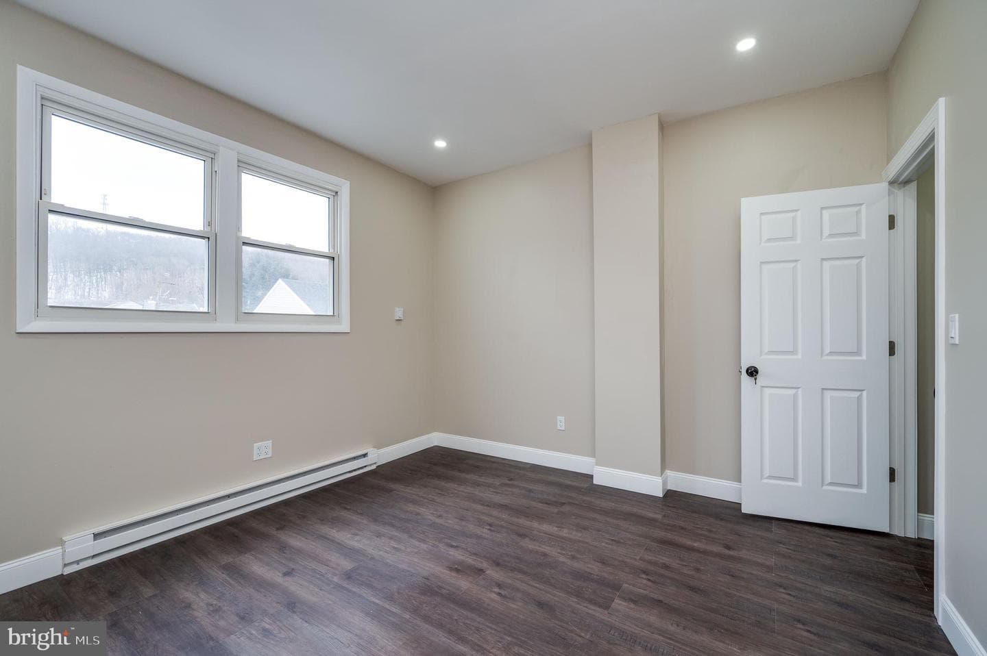 724 E Centre Street photo 21
