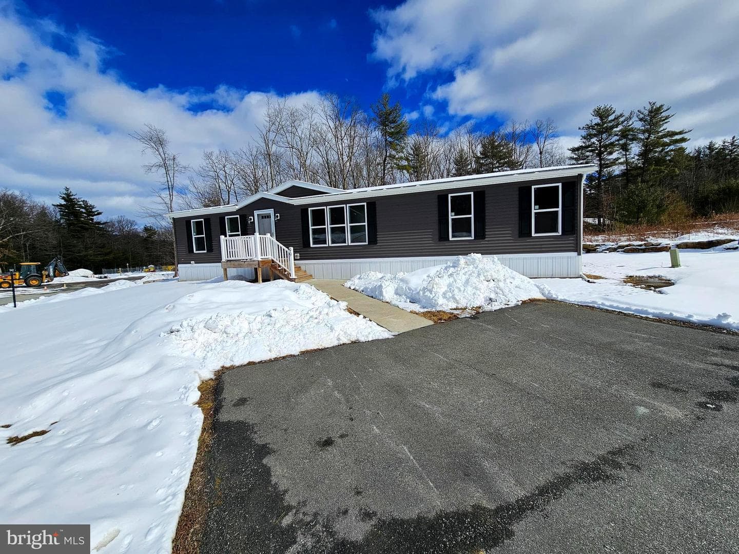 99 Angel Drive photo 1