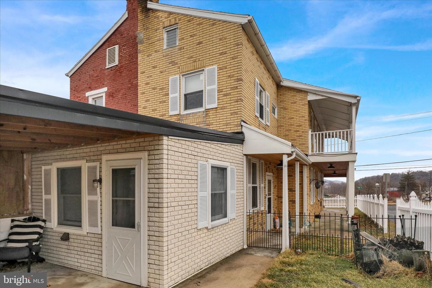 81 Front Street photo 24