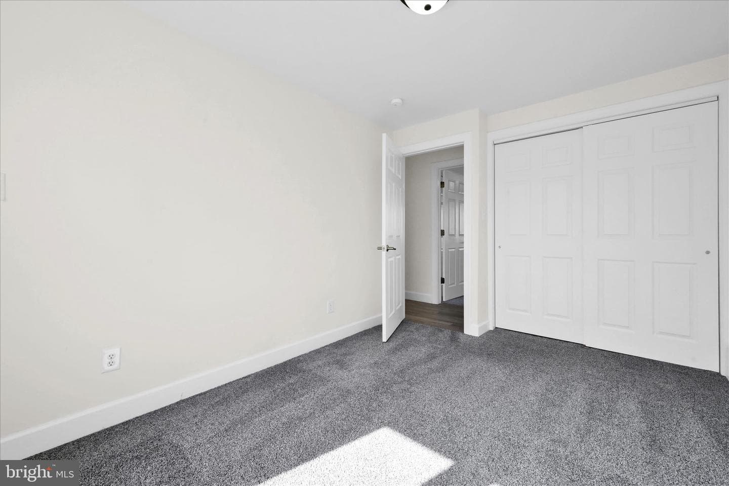 65 Hawk Lane photo 19