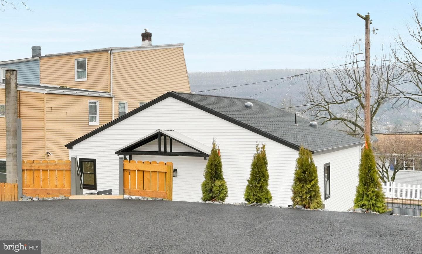 1308 Mount Hope Avenue photo 34