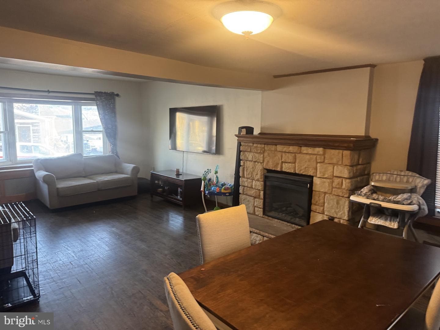 429 E Elm Street photo 3
